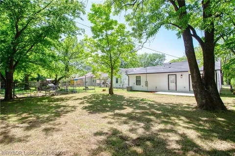Exterior - 1220 N 37 St, Fort Smith, AR 72904 photo 7 of 9