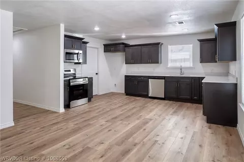 Entry Way - 1220 N 37 St, Fort Smith, AR 72904 photo 1 of 2