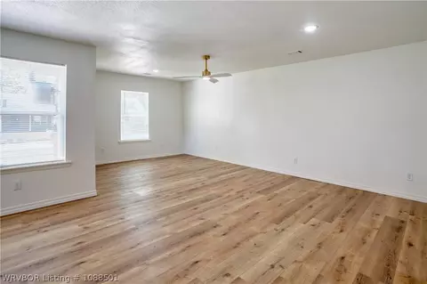 Living - 1220 N 37 St, Fort Smith, AR 72904 photo 3 of 4