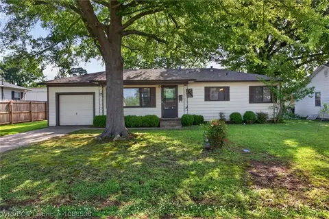 4205 S 17th St, Fort Smith, AR 72901