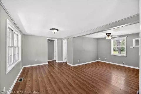 Living - 908 E 1st St, Hartford, AR 72938 photo 2 of 4