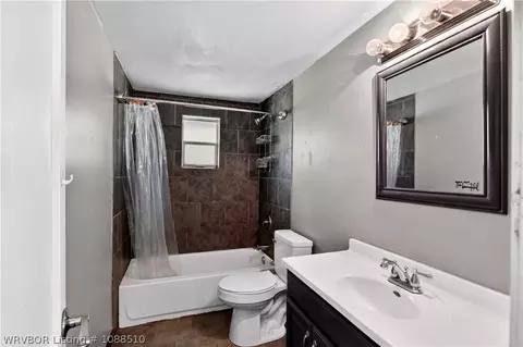 Bath - 908 E 1st St, Hartford, AR 72938 photo 1 of 1