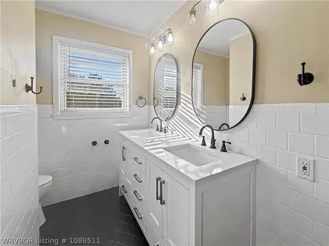 Bath - 5820 Chippewa, Fort Smith, AR 72904 photo 5 of 5