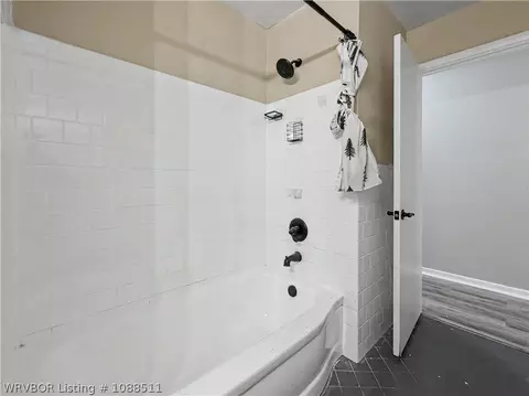 Bath - 5820 Chippewa, Fort Smith, AR 72904 photo 3 of 5