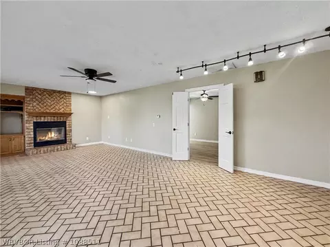 Living - 5820 Chippewa, Fort Smith, AR 72904 photo 5 of 6