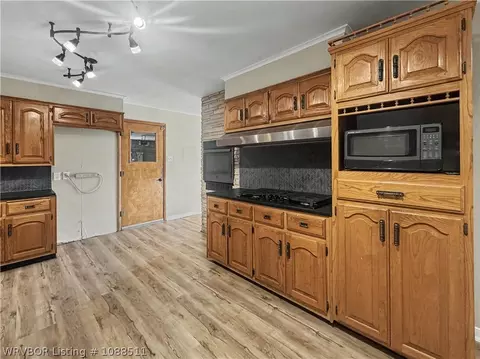 Kitchen - 5820 Chippewa, Fort Smith, AR 72904 photo 3 of 5