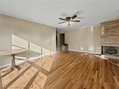 Living - 5820 Chippewa, Fort Smith, AR 72904 photo 3 of 6