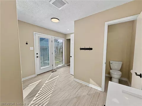 Entry Way - 5820 Chippewa, Fort Smith, AR 72904 photo 2 of 2
