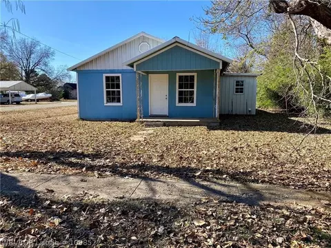 301 N Broadway Ave, Panama, OK 74951