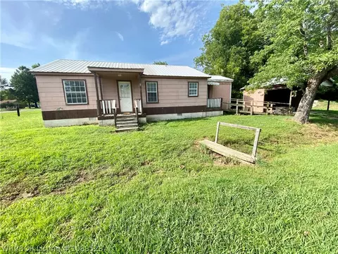 606 Missouri Ave, Panama, OK 74951