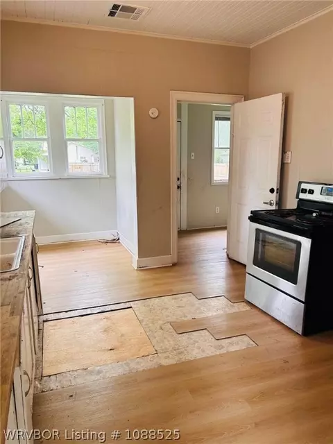 Entry Way - 615 N 21st St, Fort Smith, AR 72901 photo 1 of 3