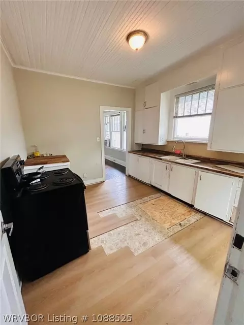 Kitchen - 615 N 21st St, Fort Smith, AR 72901 photo 1 of 1