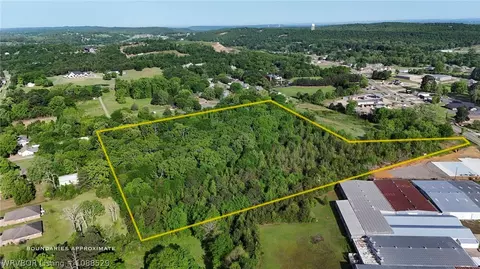 1135 W Center St, Greenwood, AR 72936