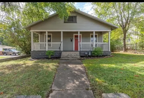 803 N 20th St, Van Buren, AR 72956