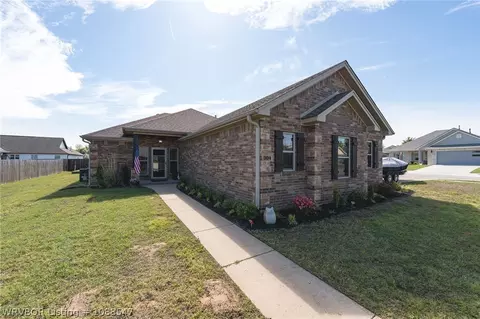 304 Rock Cir, Lavaca, AR 72941