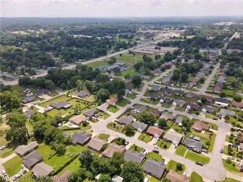 View/Area - 2708 N 55th Cir, Fort Smith, AR 72904 photo 6 of 11