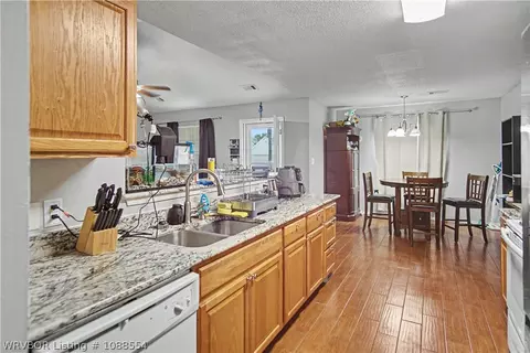 Kitchen - 2708 N 55th Cir, Fort Smith, AR 72904 photo 4 of 4