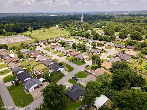 View/Area - 2708 N 55th Cir, Fort Smith, AR 72904 photo 4 of 11