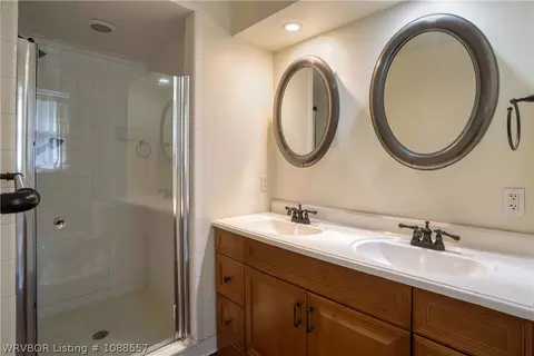 Bath - 70 Haven Dr, Fort Smith, AR 72901 photo 2 of 4