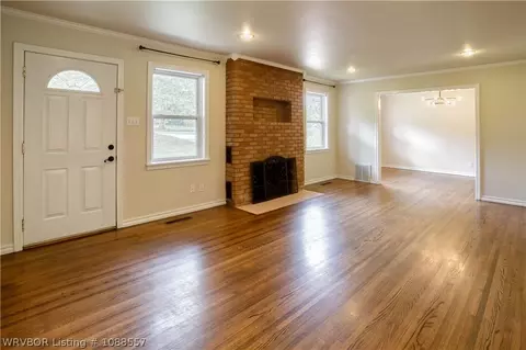 Living - 70 Haven Dr, Fort Smith, AR 72901 photo 3 of 7