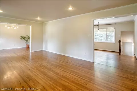 Living - 70 Haven Dr, Fort Smith, AR 72901 photo 4 of 7