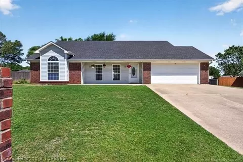 1602 Cottonwood Dr, Poteau, OK 74953
