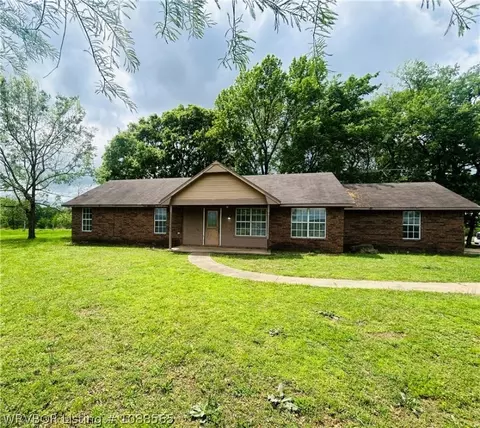 609 Ollar Ln, Heavener, OK 74937
