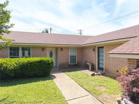 Exterior - 2800 Kendall Ave, Fort Smith, AR 72918 photo 2 of 5