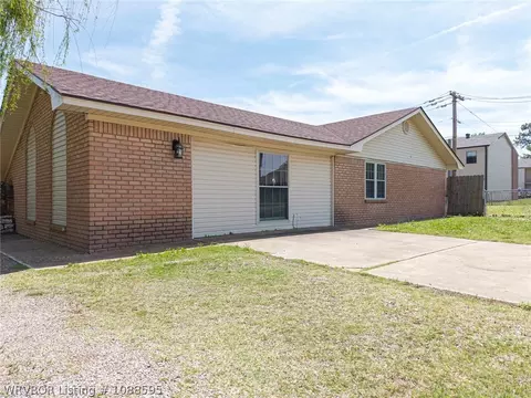 Exterior - 2800 Kendall Ave, Fort Smith, AR 72918 photo 5 of 5