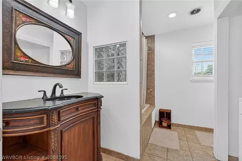 Bath - 2800 Kendall Ave, Fort Smith, AR 72918 photo 3 of 4