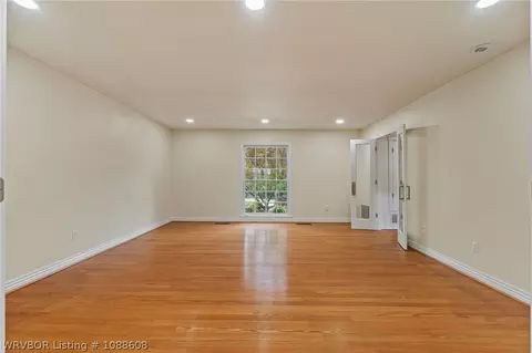 Living - 3100 Jackson St, Fort Smith, AR 72903 photo 3 of 3