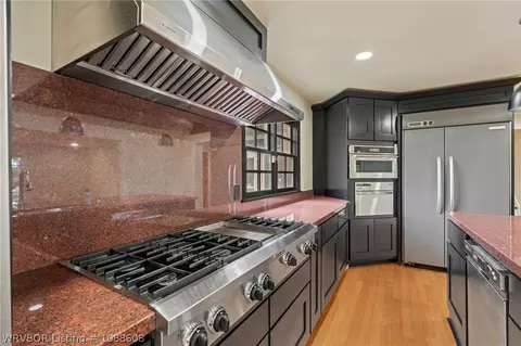Kitchen - 3100 Jackson St, Fort Smith, AR 72903 photo 2 of 4
