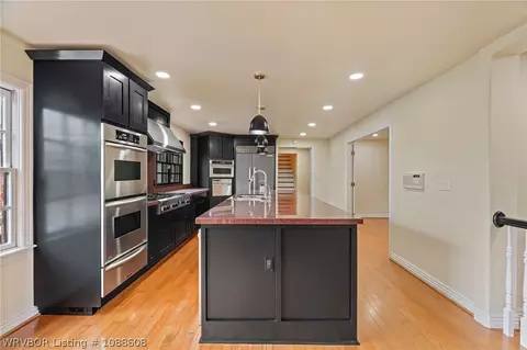 Kitchen - 3100 Jackson St, Fort Smith, AR 72903 photo 4 of 4