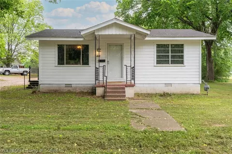 116 S Express St, Paris, AR 72855