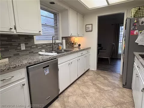Kitchen - 3100 Enid St, Fort Smith, AR 72903 photo 4 of 4