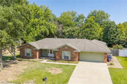 Exterior - 2900 S 96th St, Fort Smith, AR 72903 photo 2 of 5