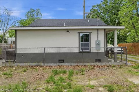 Exterior - 1615 N D St, Fort Smith, AR 72901 photo 3 of 3
