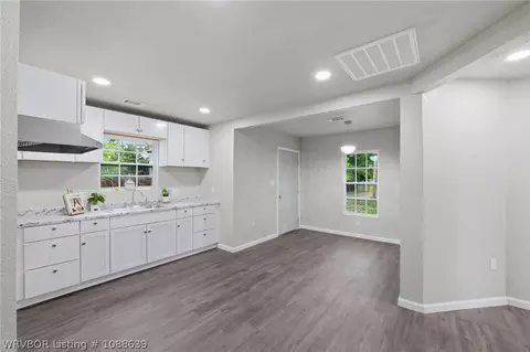 Entry Way - 1615 N D St, Fort Smith, AR 72901 photo 1 of 1