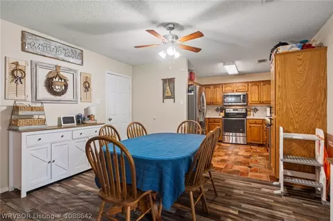 Dining - 603 J St, Barling, AR 72923 photo 1 of 2
