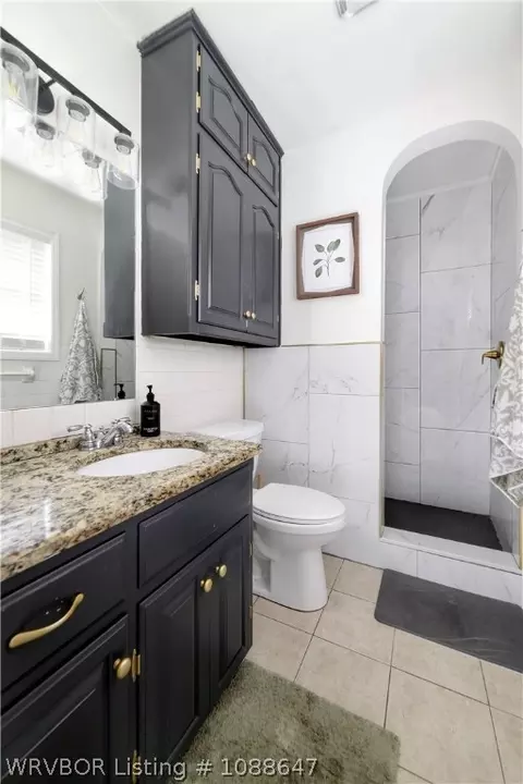 Bath - 4515 Urbana Dr, Fort Smith, AR 72904 photo 1 of 2
