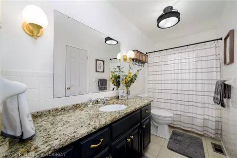 Bath - 4515 Urbana Dr, Fort Smith, AR 72904 photo 2 of 2