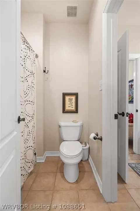 Bath - 6800 Hunter Crossing Dr, Fort Smith, AR 72916 photo 9 of 9