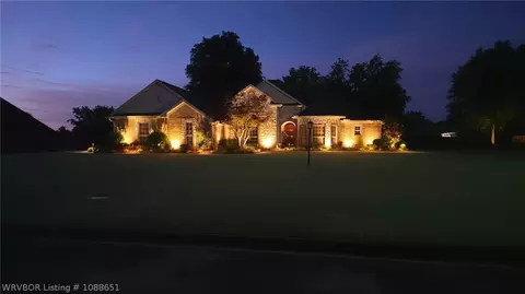 Exterior - 6800 Hunter Crossing Dr, Fort Smith, AR 72916 photo 8 of 11