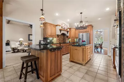Kitchen - 6800 Hunter Crossing Dr, Fort Smith, AR 72916 photo 3 of 7