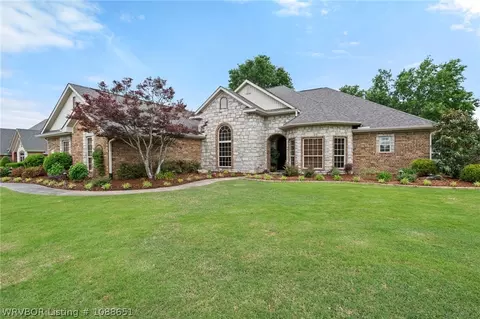 Exterior - 6800 Hunter Crossing Dr, Fort Smith, AR 72916 photo 3 of 11