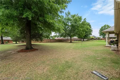 Exterior - 6800 Hunter Crossing Dr, Fort Smith, AR 72916 photo 11 of 11
