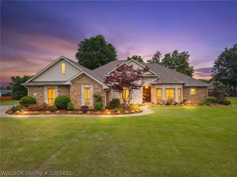 6800 Hunter Crossing Dr, Fort Smith, AR 72916