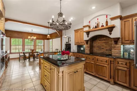 Kitchen - 6800 Hunter Crossing Dr, Fort Smith, AR 72916 photo 1 of 7