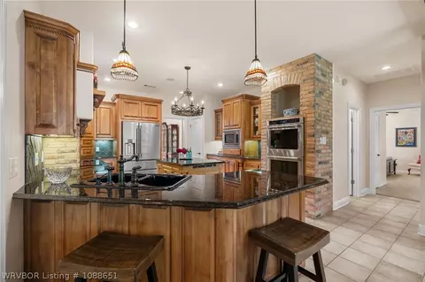 Kitchen - 6800 Hunter Crossing Dr, Fort Smith, AR 72916 photo 4 of 7