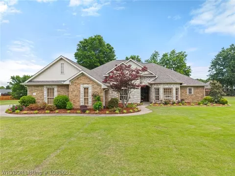 Exterior - 6800 Hunter Crossing Dr, Fort Smith, AR 72916 photo 2 of 11